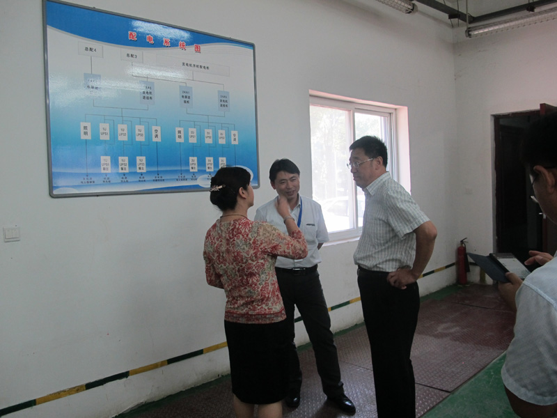石家莊市工信局徐建民調(diào)研員一行參觀金石機(jī)房互聯(lián)網(wǎng)數(shù)據(jù)中心